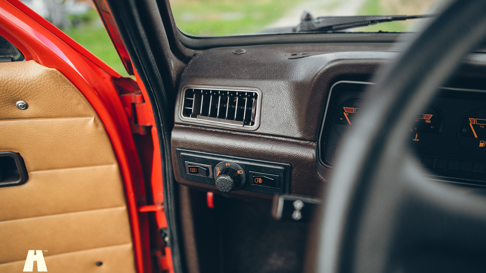 Innenraumfoto von 1976 Volvo 343 DL Manuell