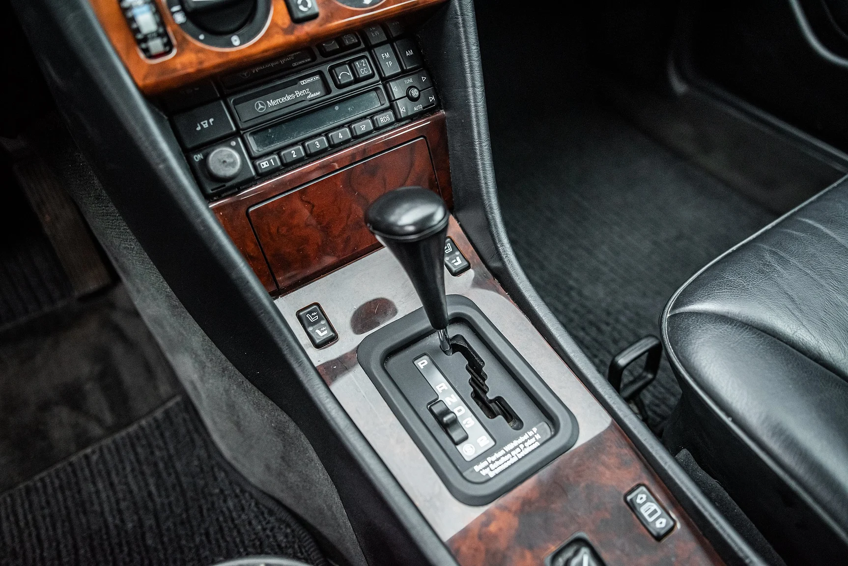 Interior image of 1993 Mercedes-Benz E 320 "AMG" (31)