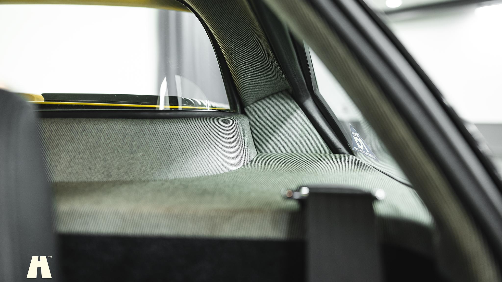 Interiörbild 1986 Ferrari 328 GTB