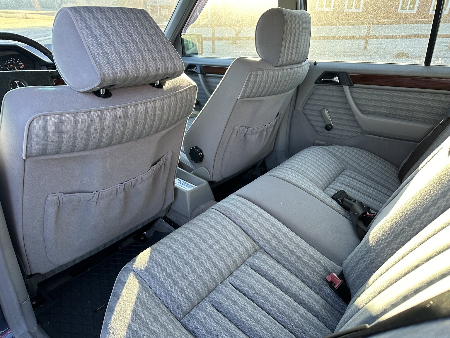 Interior image of 1991 Mercedes-Benz 230 E 