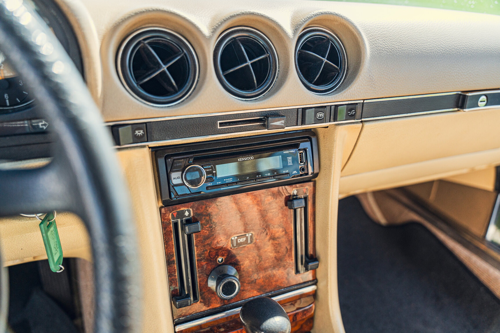 Innenraumfoto von 1976 Mercedes-Benz 450 SLC (28)