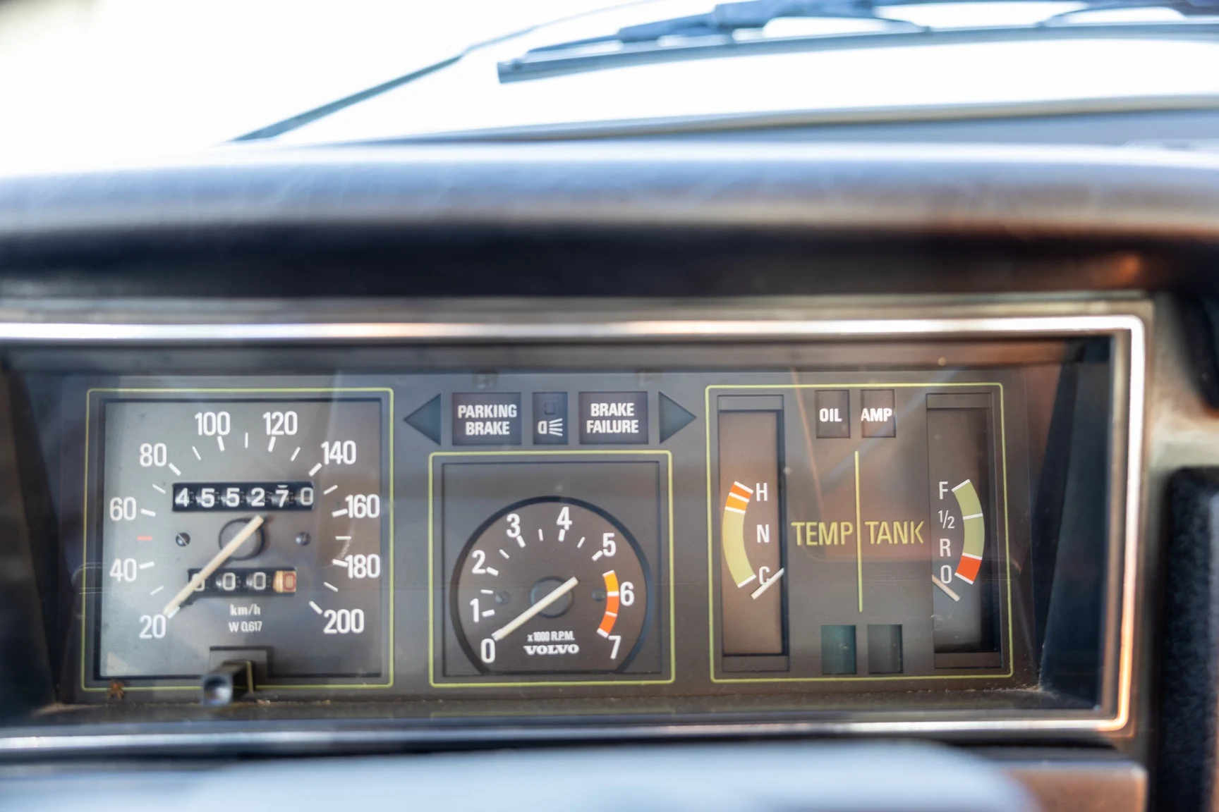 Interior image of 1973 Volvo 164E (22)