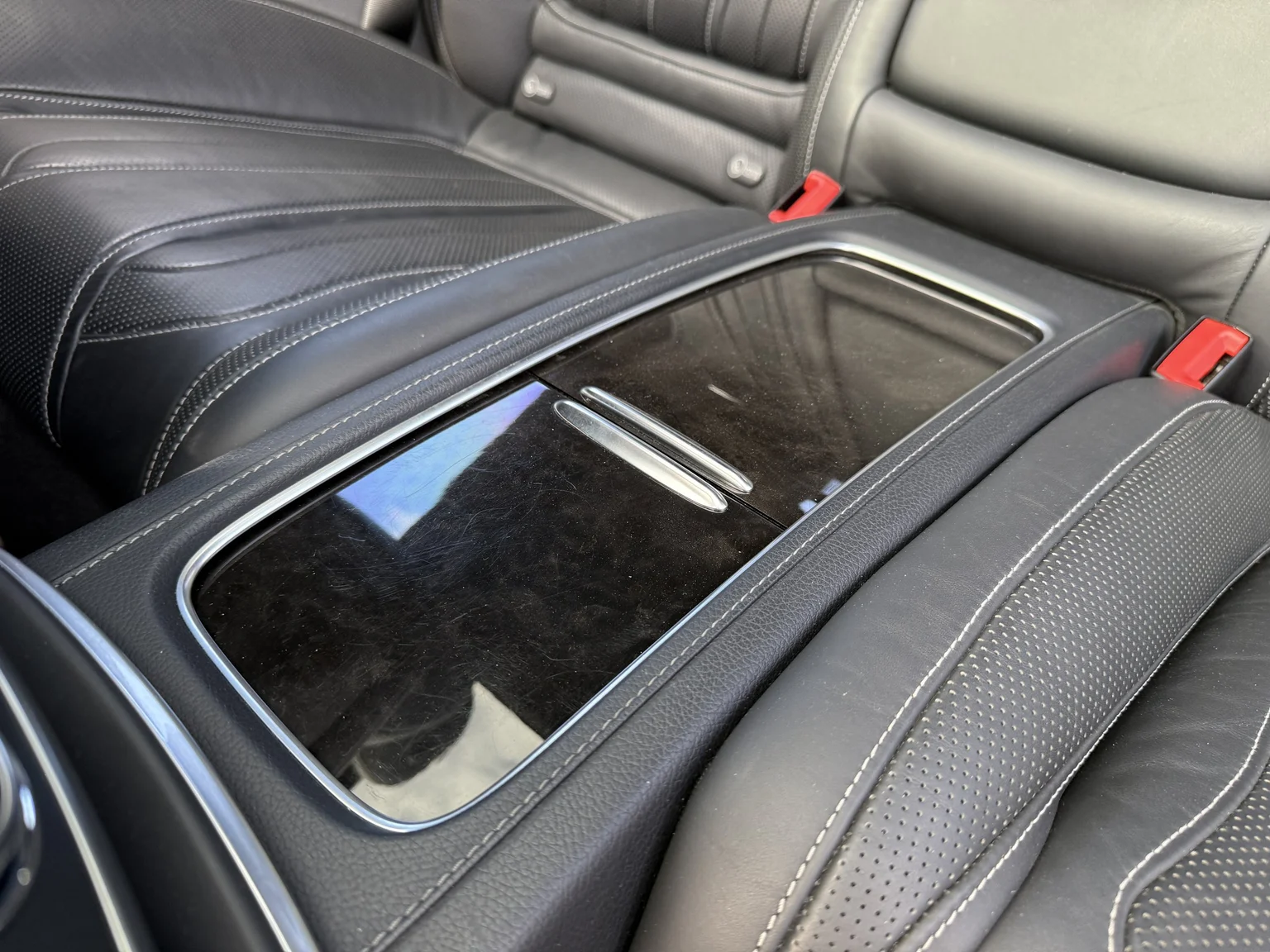 Innenraumfoto von 2016 Mercedes-Benz S 63 AMG 4MATIC (42)