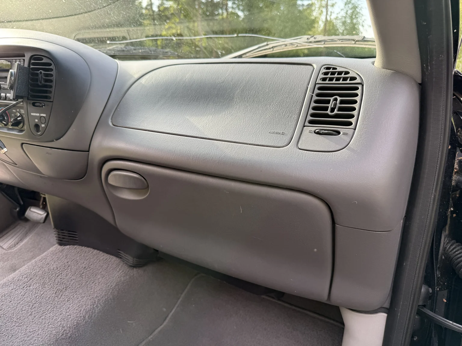 Innenraumfoto von 2002 Ford F-150 SVT Lightning (49)