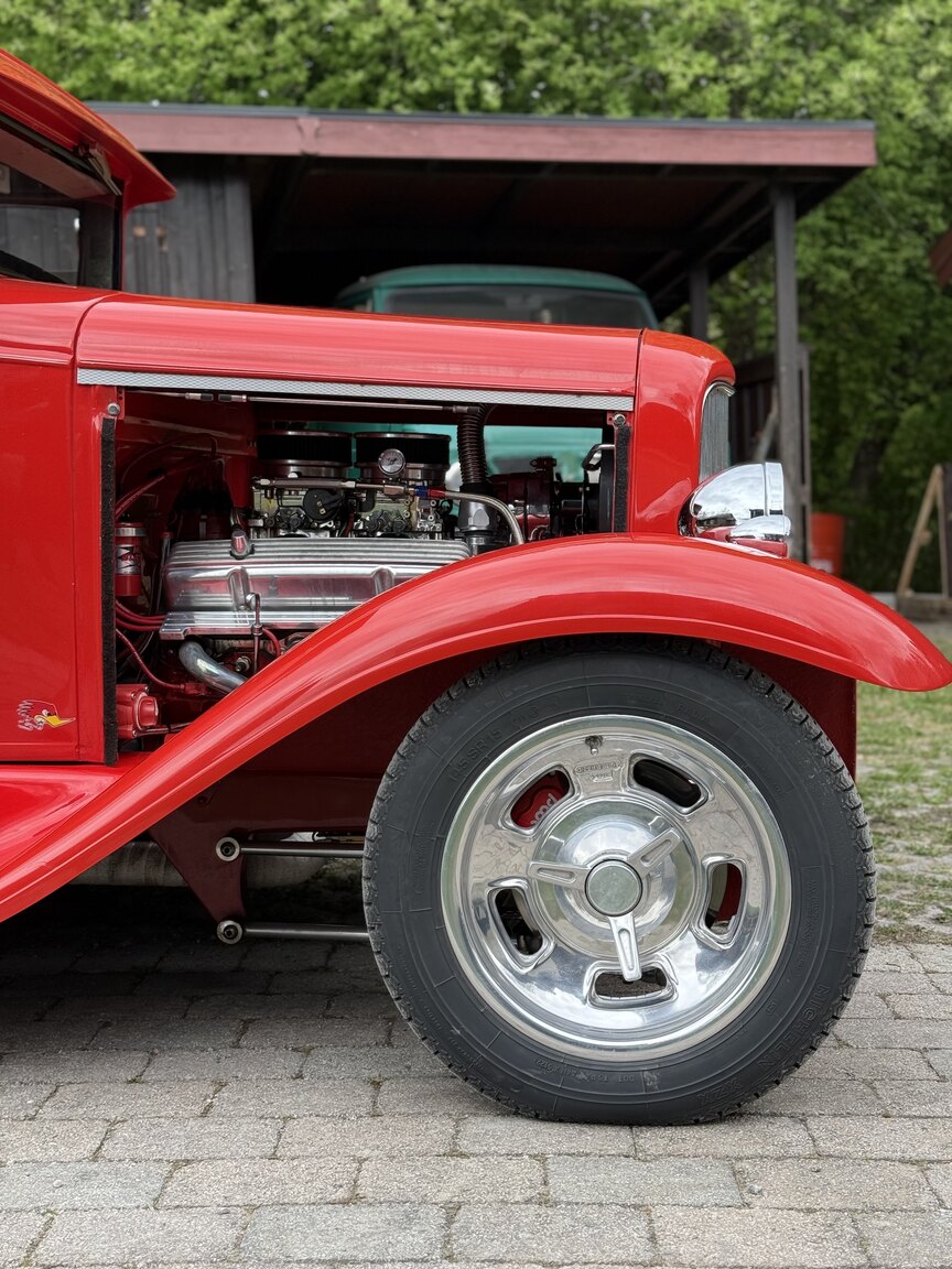 Exterior image of 1931 Ford Model A Coupé Hot Rod