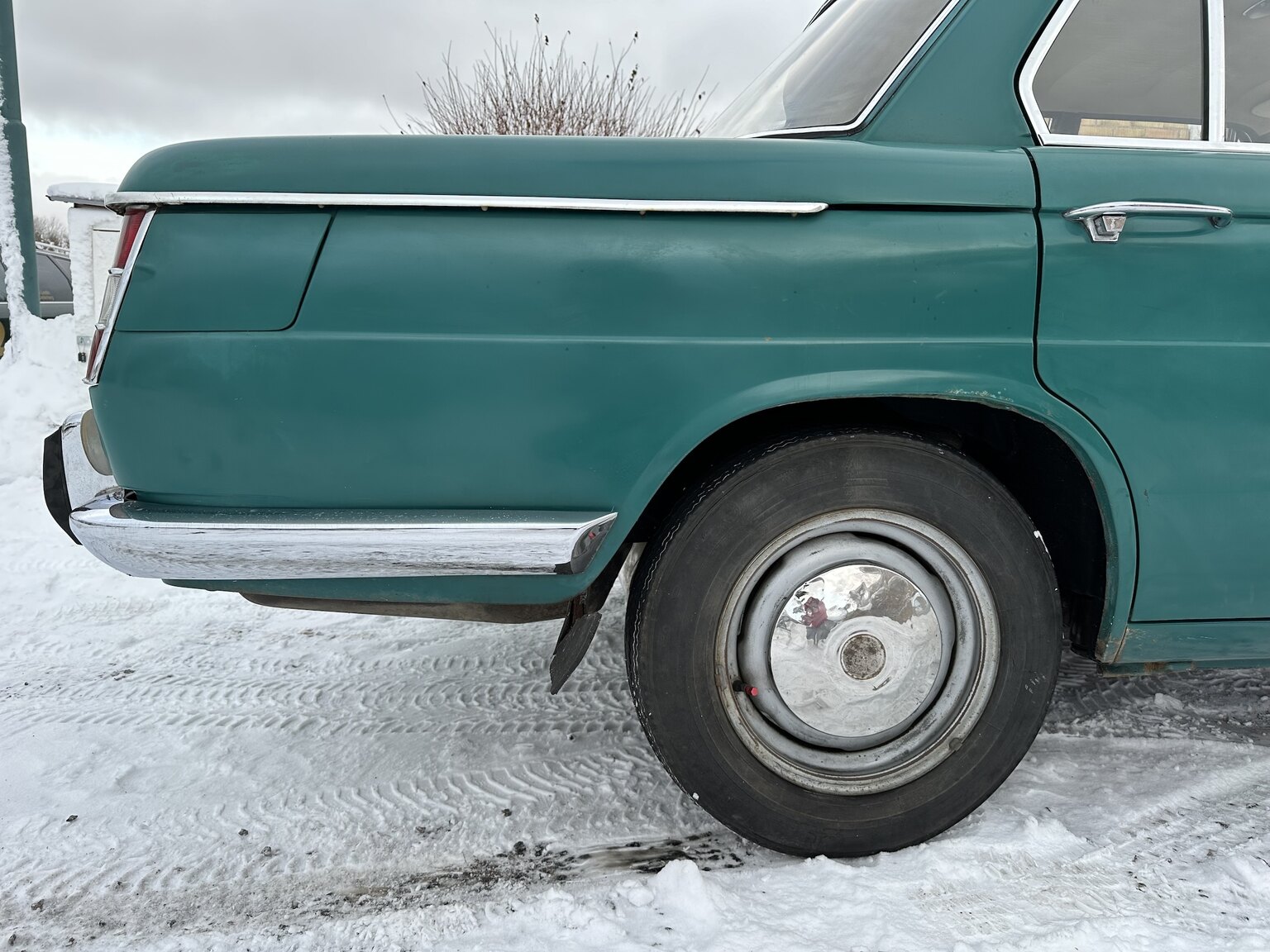 Exterior image of 1965 BMW 1600