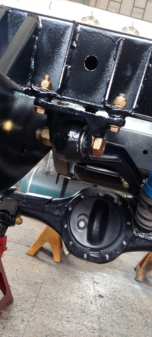 Image of 1991 Range Rover Restomod mechanics