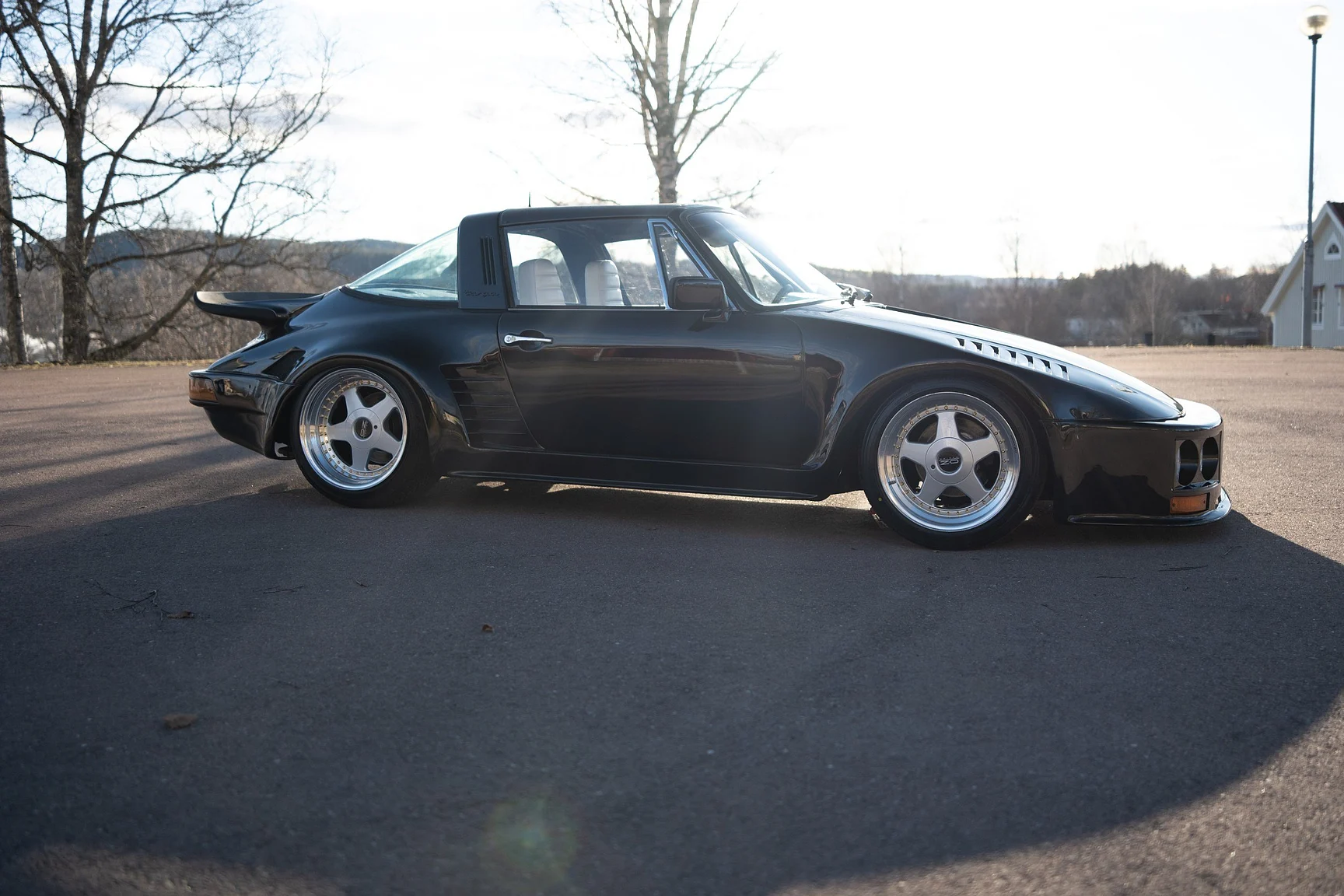 Exterior image of 1976 Porsche 911 Targa Flachbau - Josef Zirkelbach DP (7)