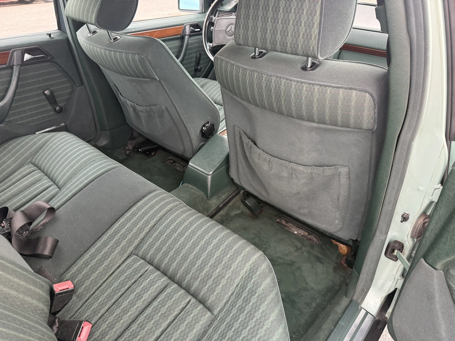 Interiörbild 1991 Mercedes-Benz 300 E 4MATIC (28)