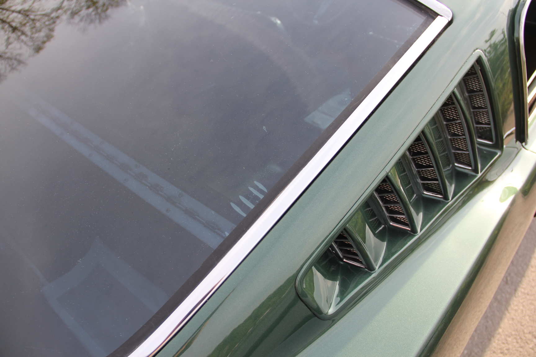 Exterior image of 1966 Ford Mustang Fastback GT-clone (34)