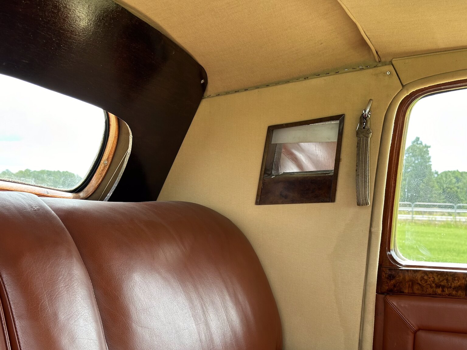 Interiörbild 1947 Bentley Mark IV Sport Saloon