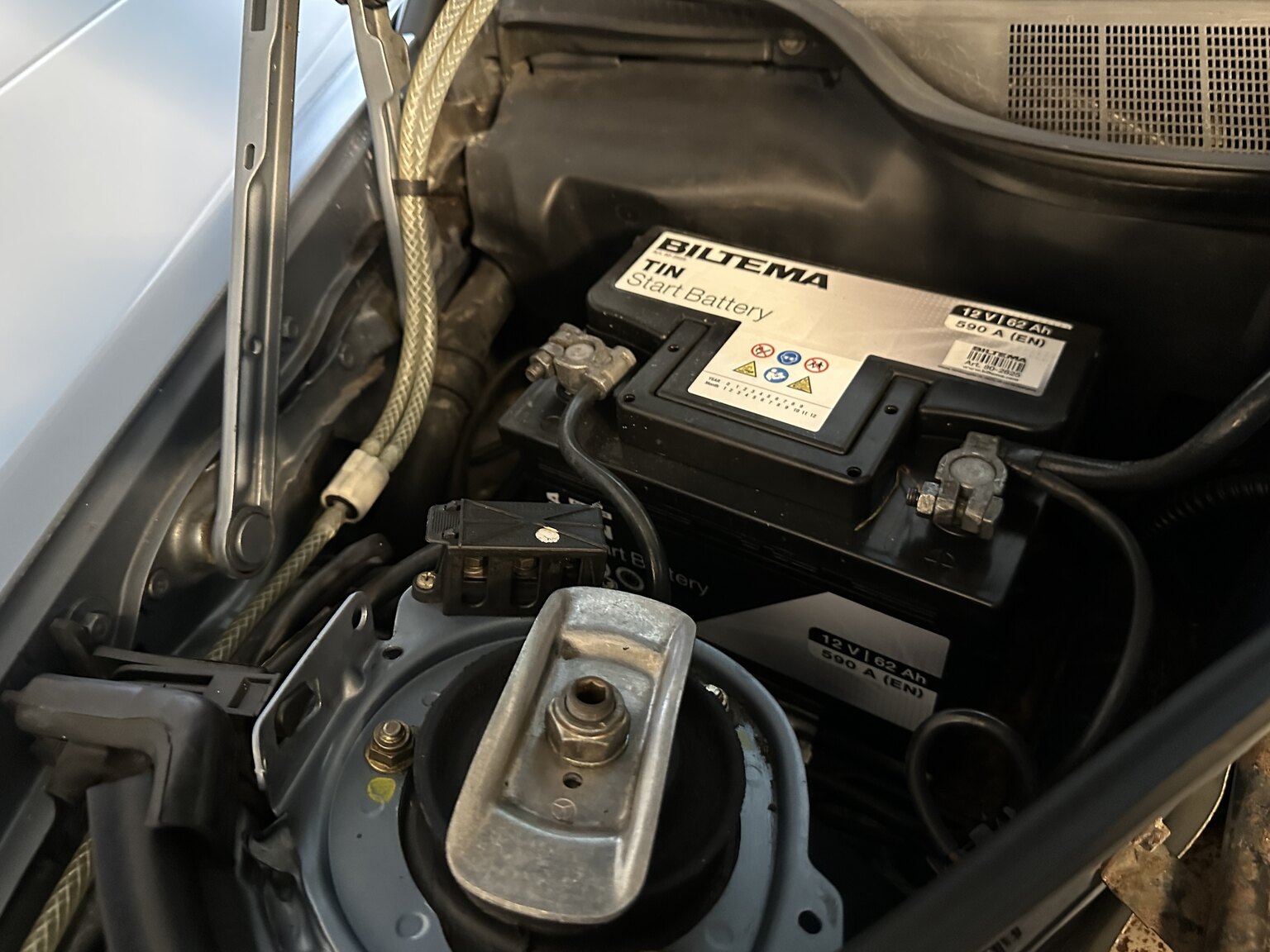 Image of 1988 Mercedes-Benz 190 E mechanics