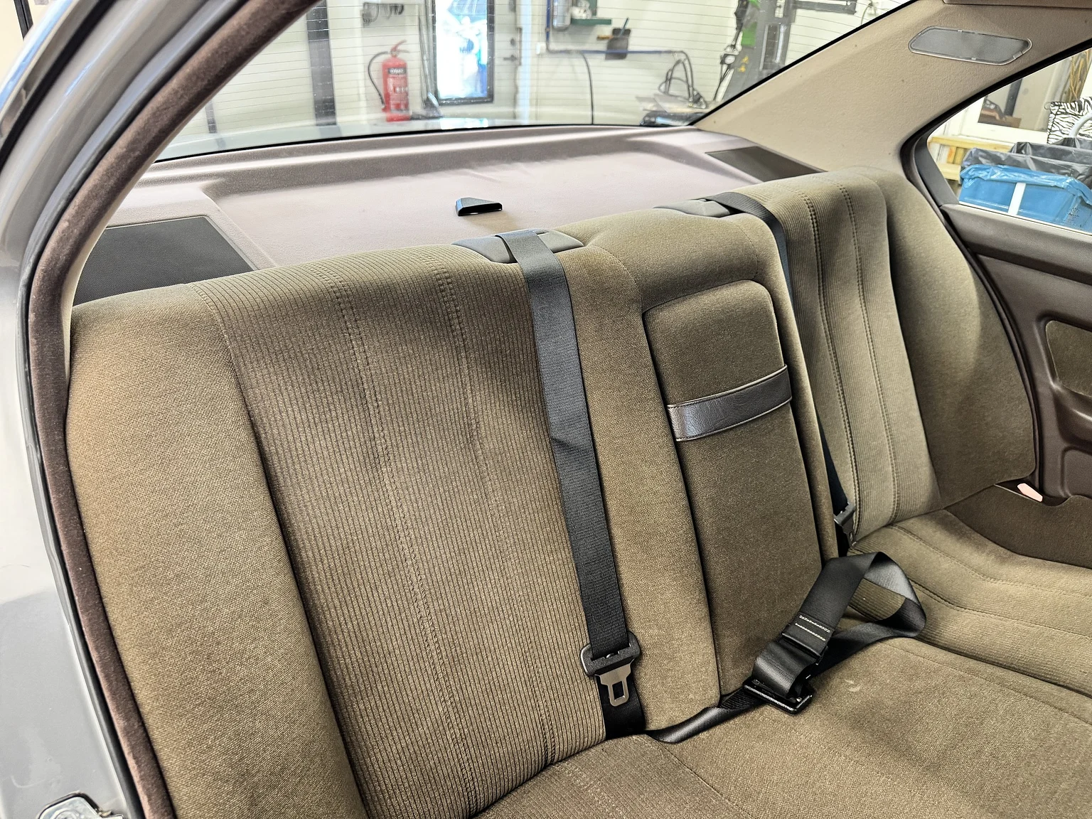 Interior image of 1988 BMW 535i - NO RESERVE (52)