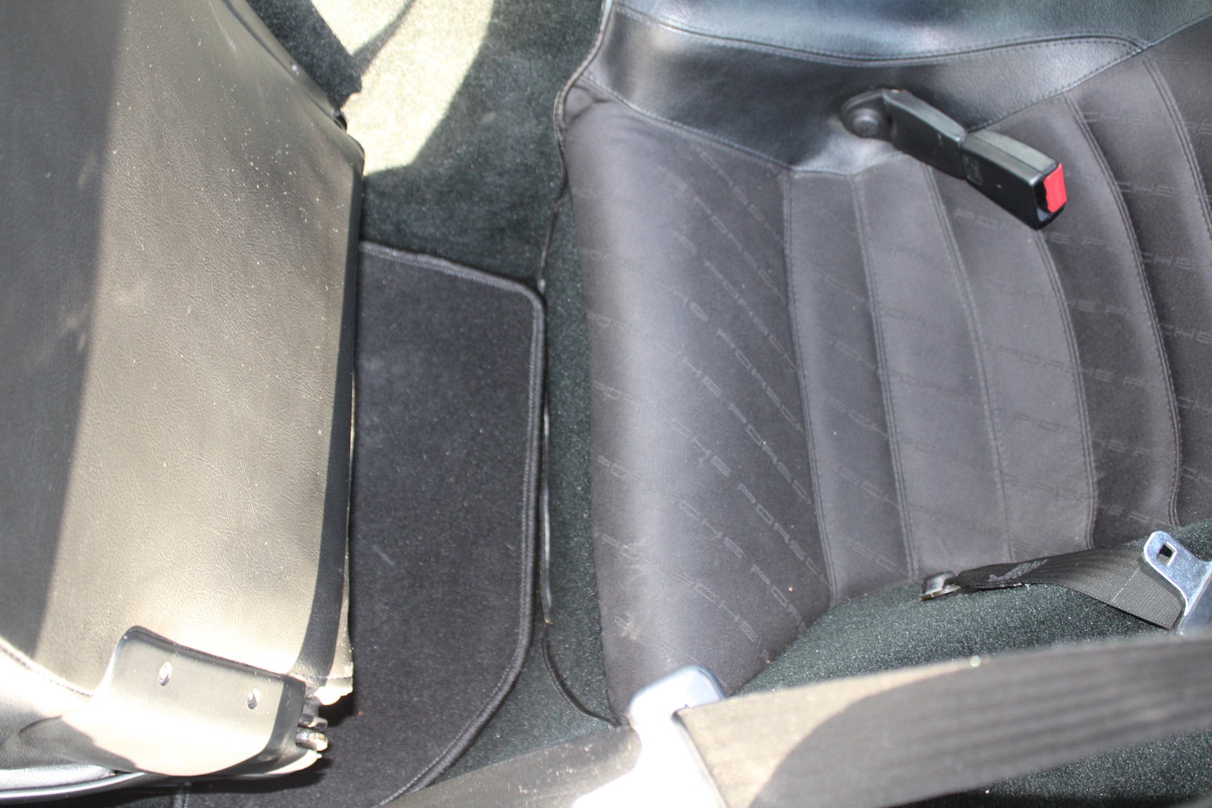 Innenraumfoto von 1991 PORSCHE 944 S2