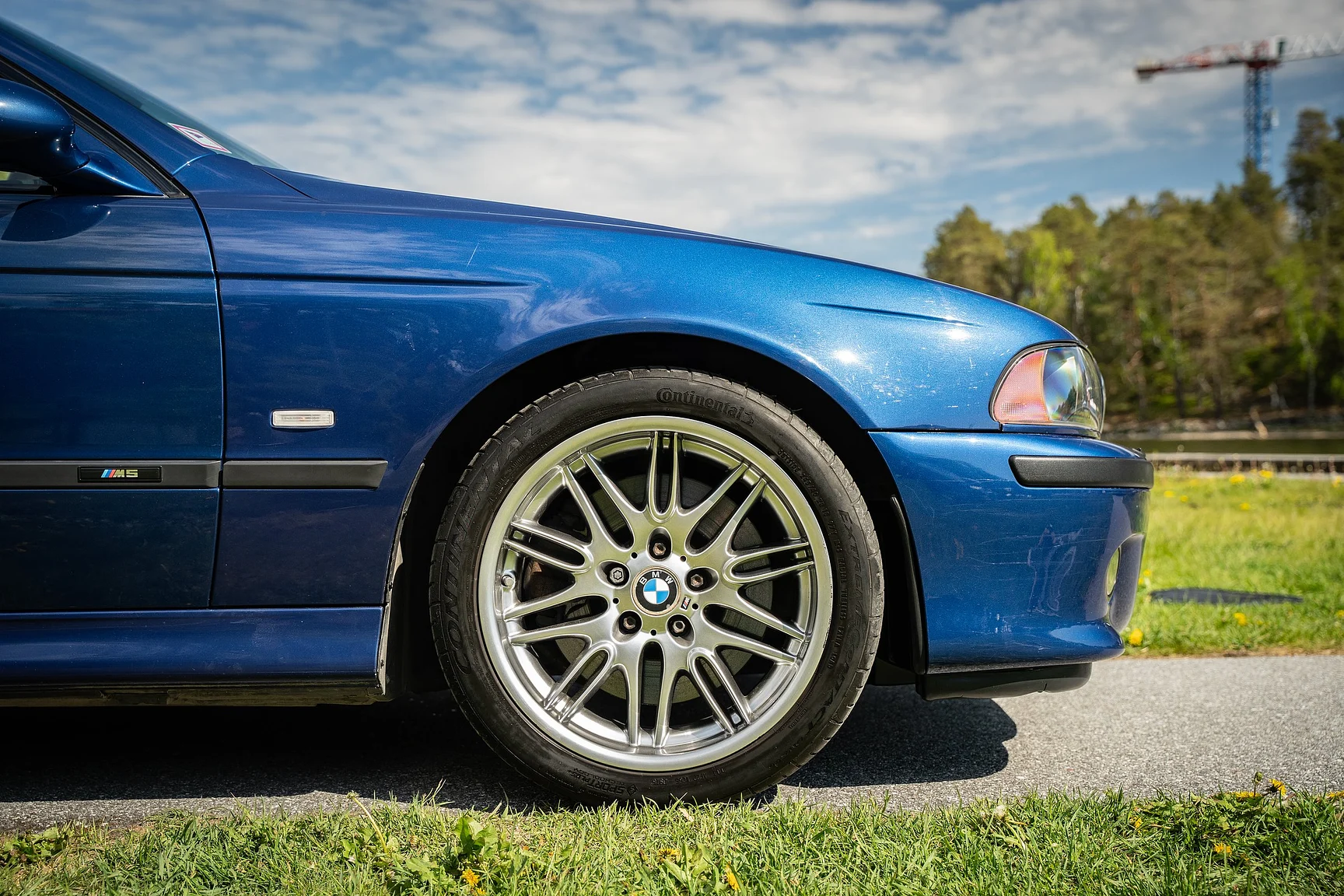 Exterior image of 2001 BMW M5 E39 LCI (20)