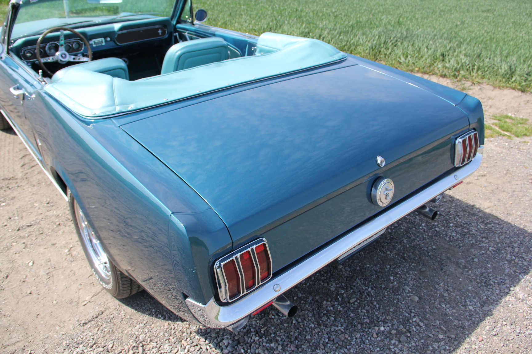 Exteriörbild på 1966 Ford Mustang 289 Cabriolet (26)