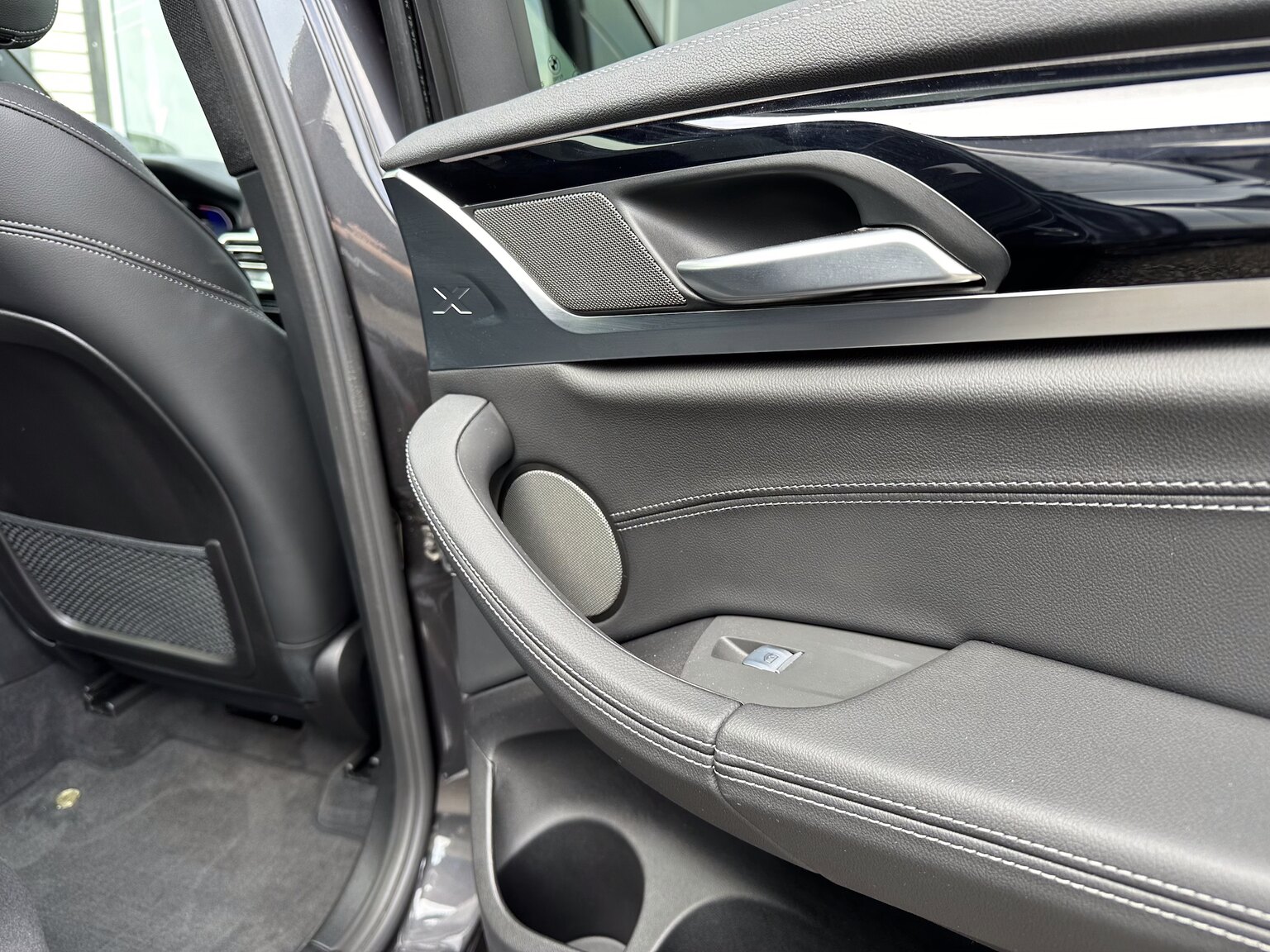 Innenraumfoto von 2022 ALPINA XD3