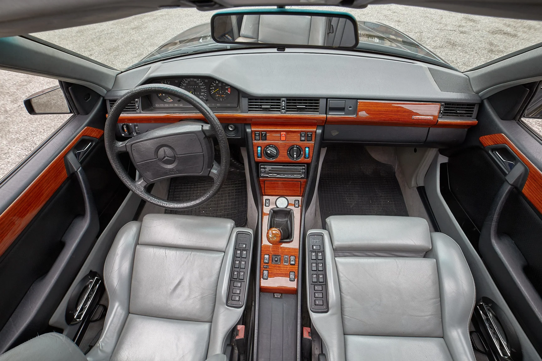 Interiörbild 1989 Mercedes Benz 300 CE Coupé 1989 Koenig Specials (17)