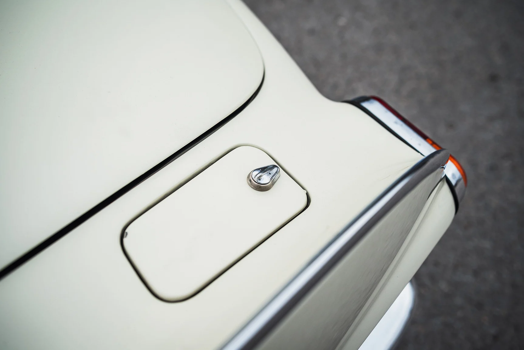 Exterior image of 1964 Volvo P 1800S (46)