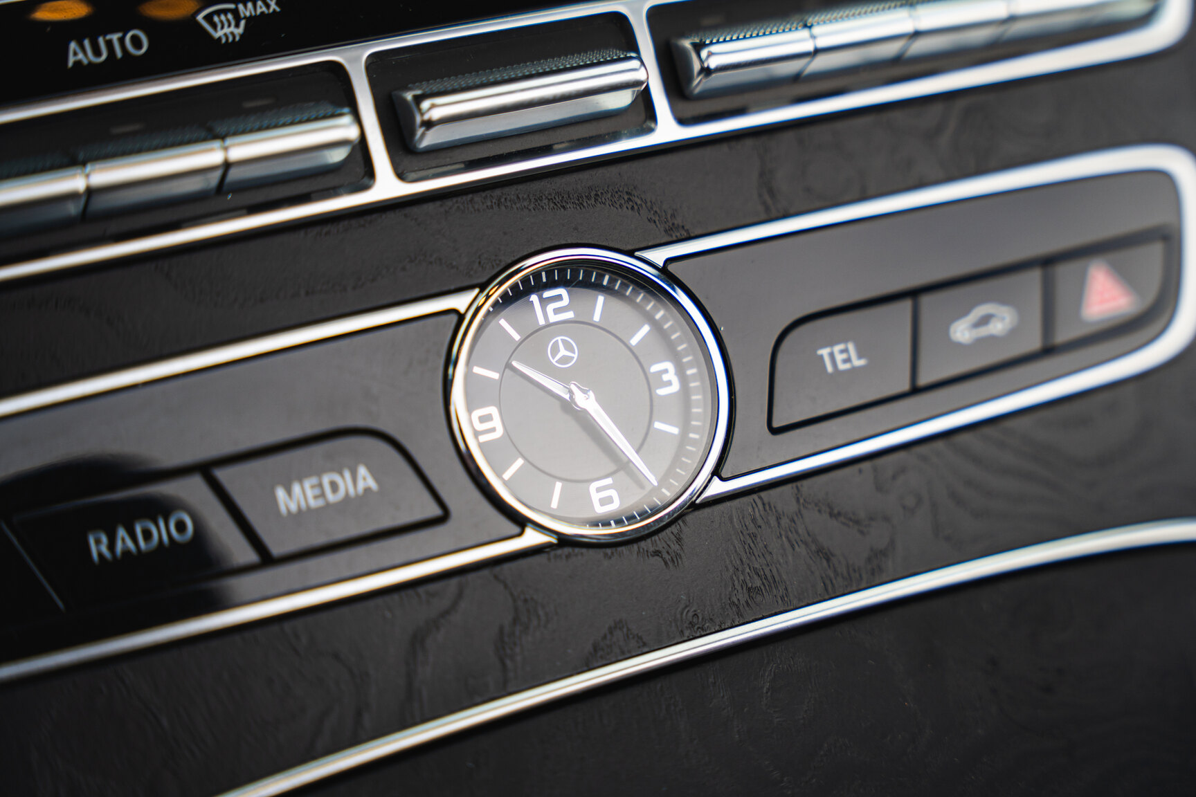 Interiörbild 2019 Mercedes-Benz E300 Cabriolet