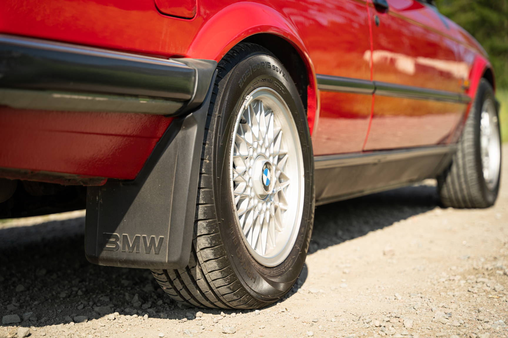 Exterior image of 1988 BMW 325 Cabriolet (E30)