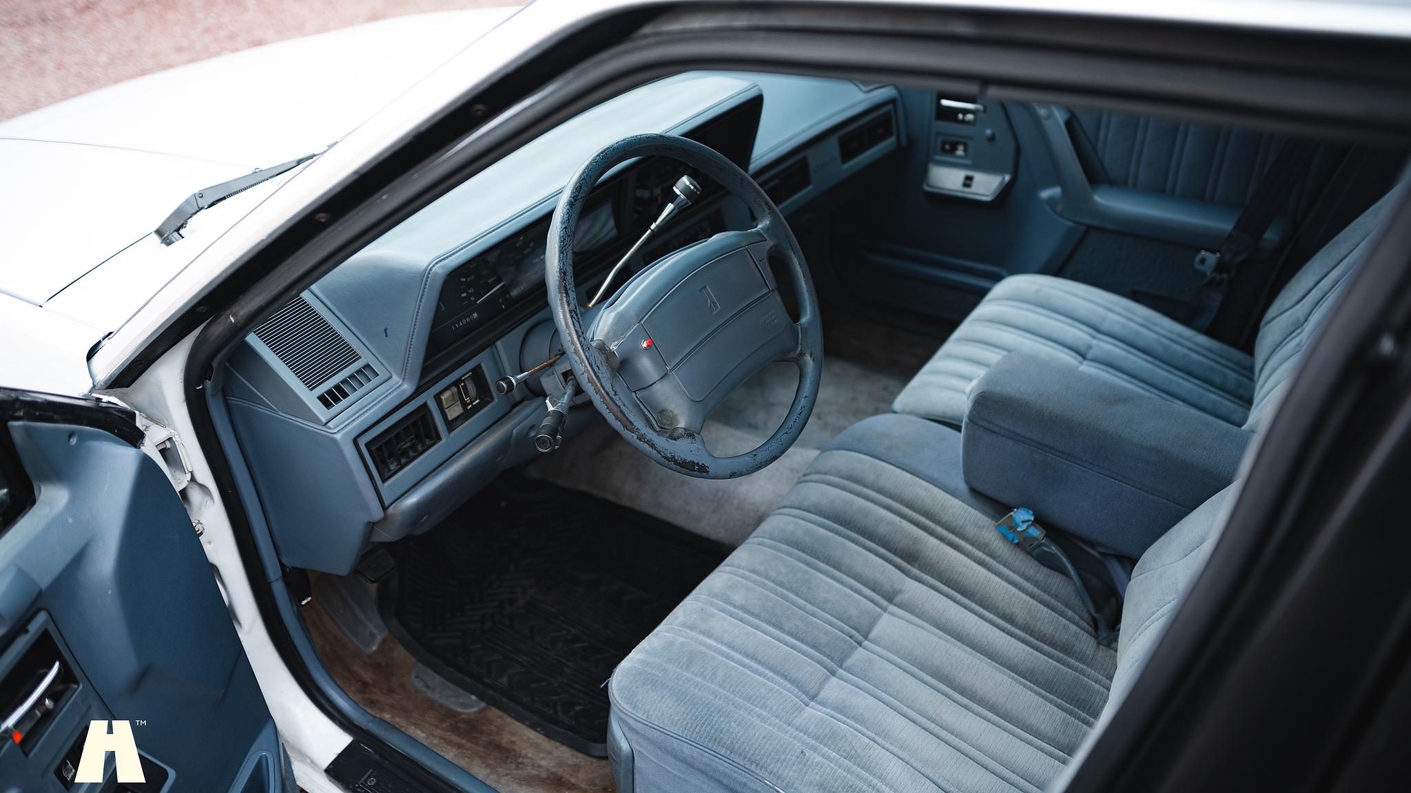Interior image of 1994 Oldsmobile Cutlass Ciera Sedan 3.1 (1)