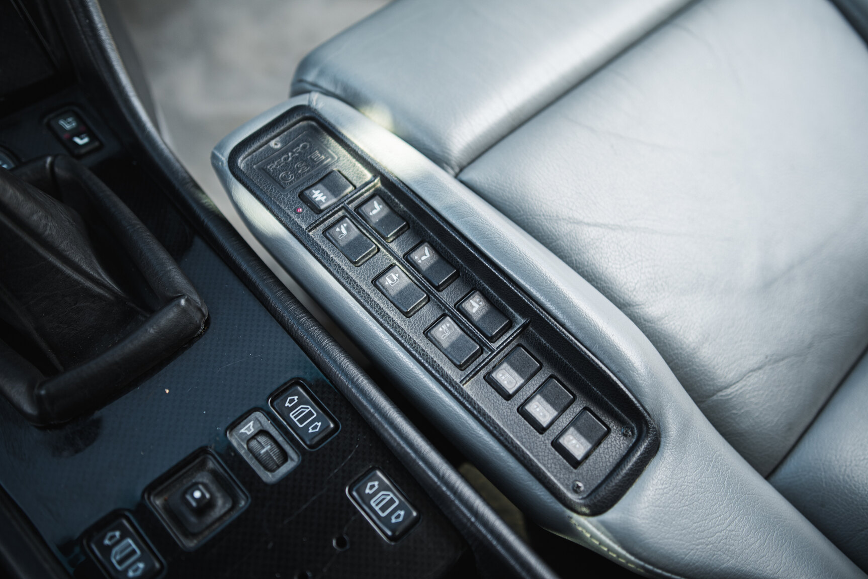Interior image of 1989 Mercedes-Benz 300 CE Koenig Specials