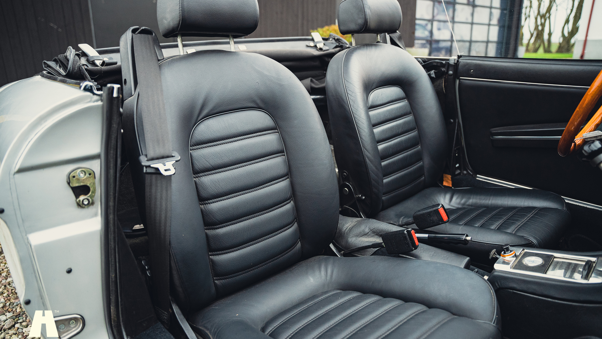 Interior image of 1980 Alfa Romeo 2000 Spider