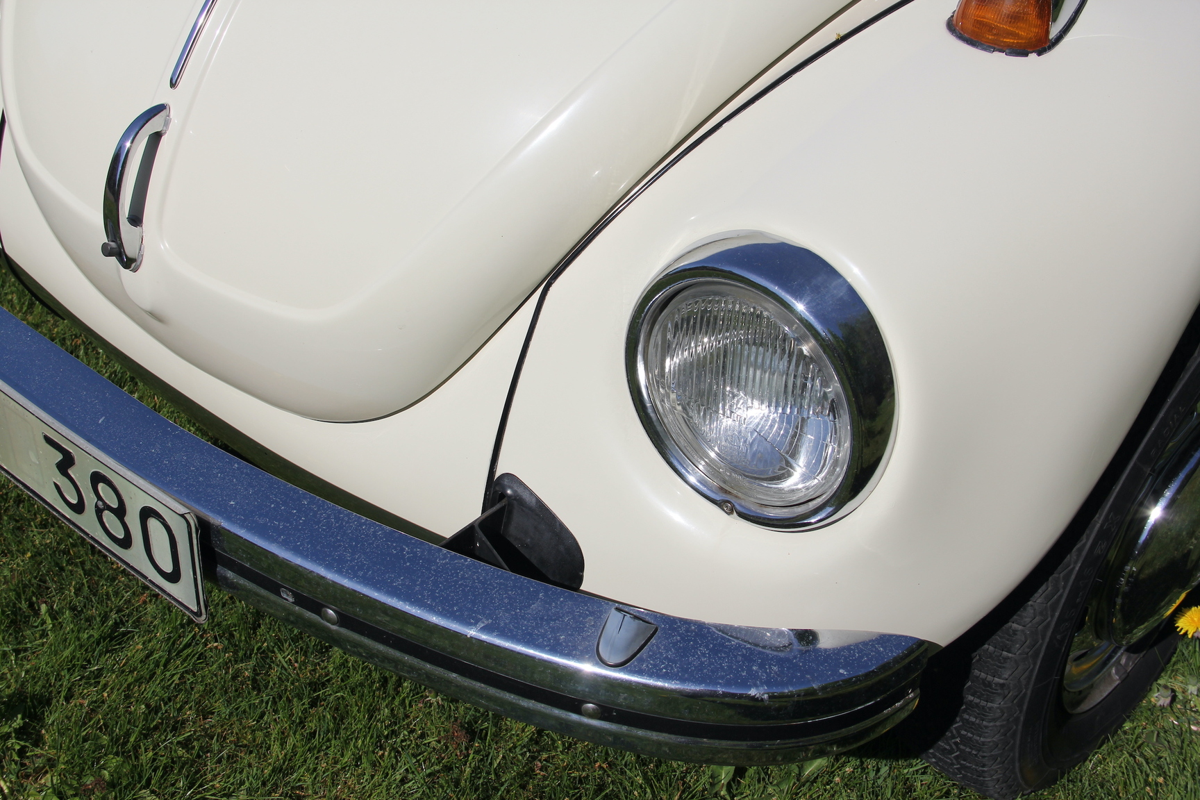 Exterior image of 1974 Volkswagen Beetle 1303 S (38)