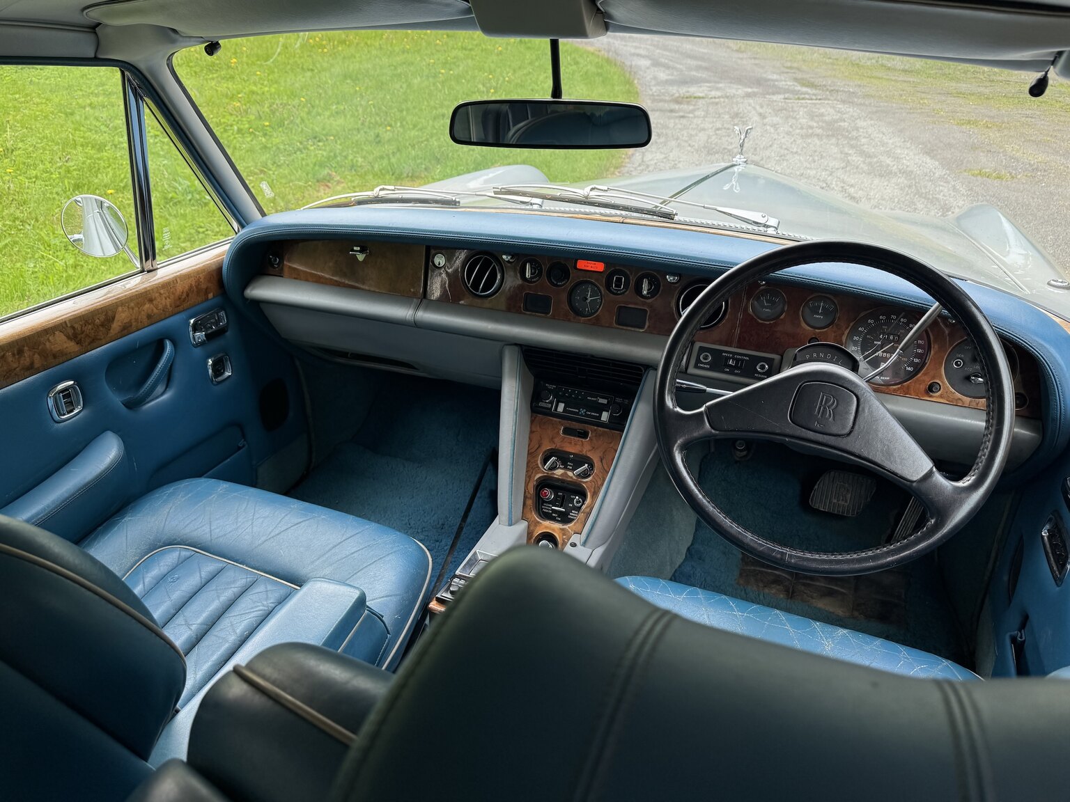 Interior image of 1976 Rolls-Royce Silver Shadow