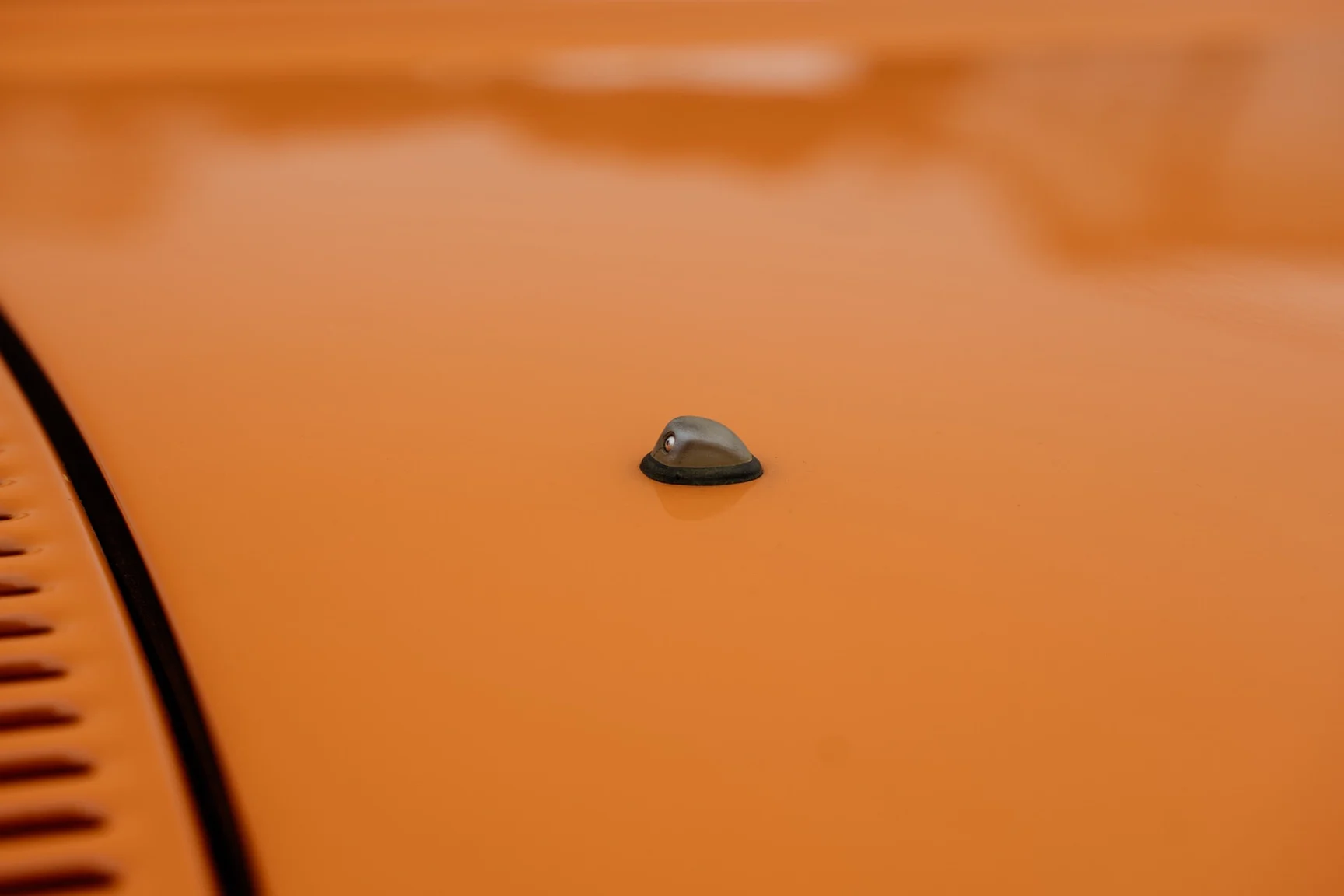 Exteriörbild på 1975 Volvo 242 2-dörrars coupé (56)