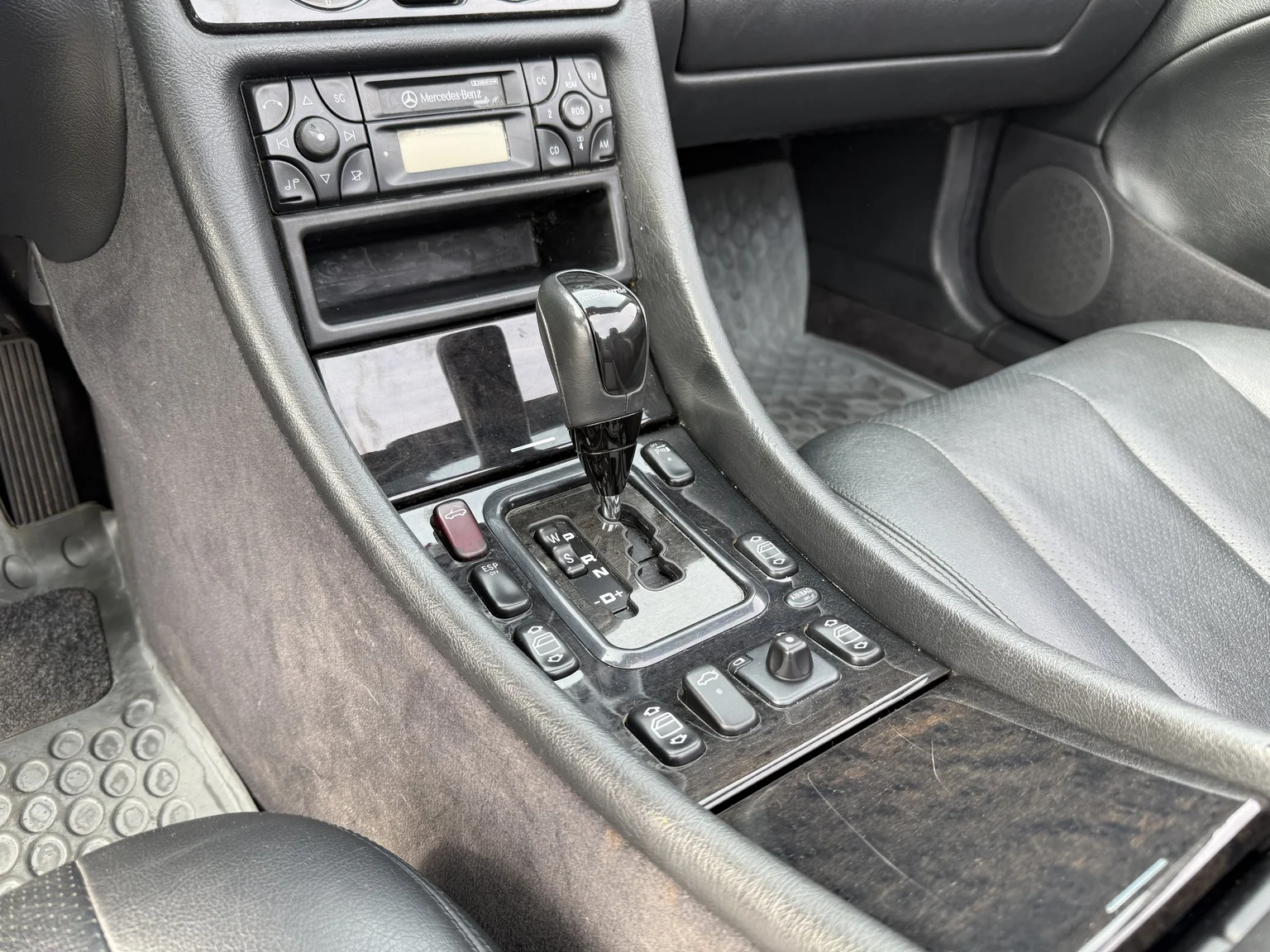 Innenraumfoto von 2001 MERCEDES-BENZ CLK 230 Kompressor Cabriolet (20)