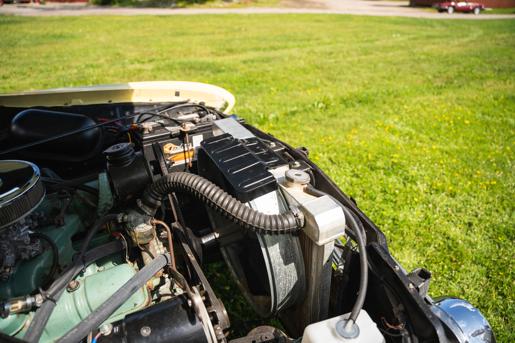 Image of 1961 Buick Electra 225 cab mechanics