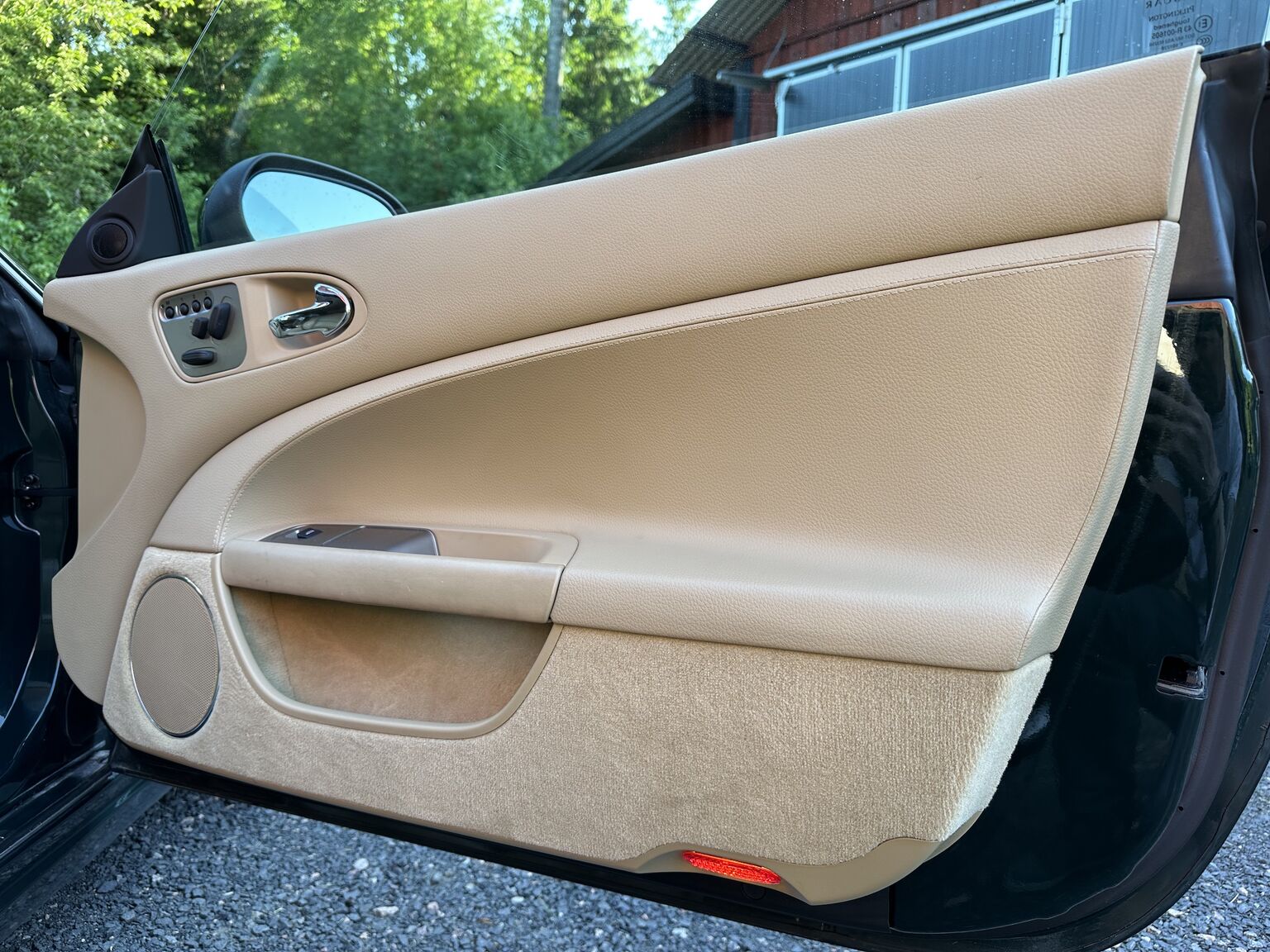 Innenraumfoto von 2007 Jaguar XKR