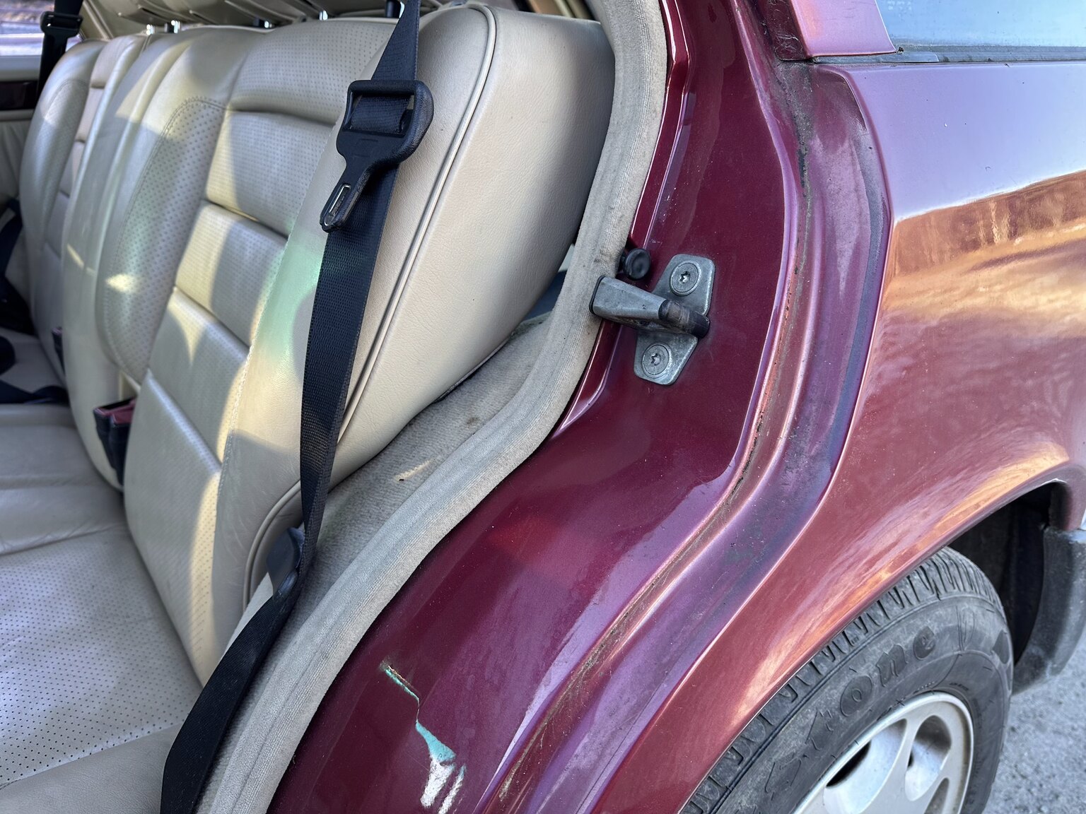Interior image of 1992 Mercedes-Benz 300 TE-24