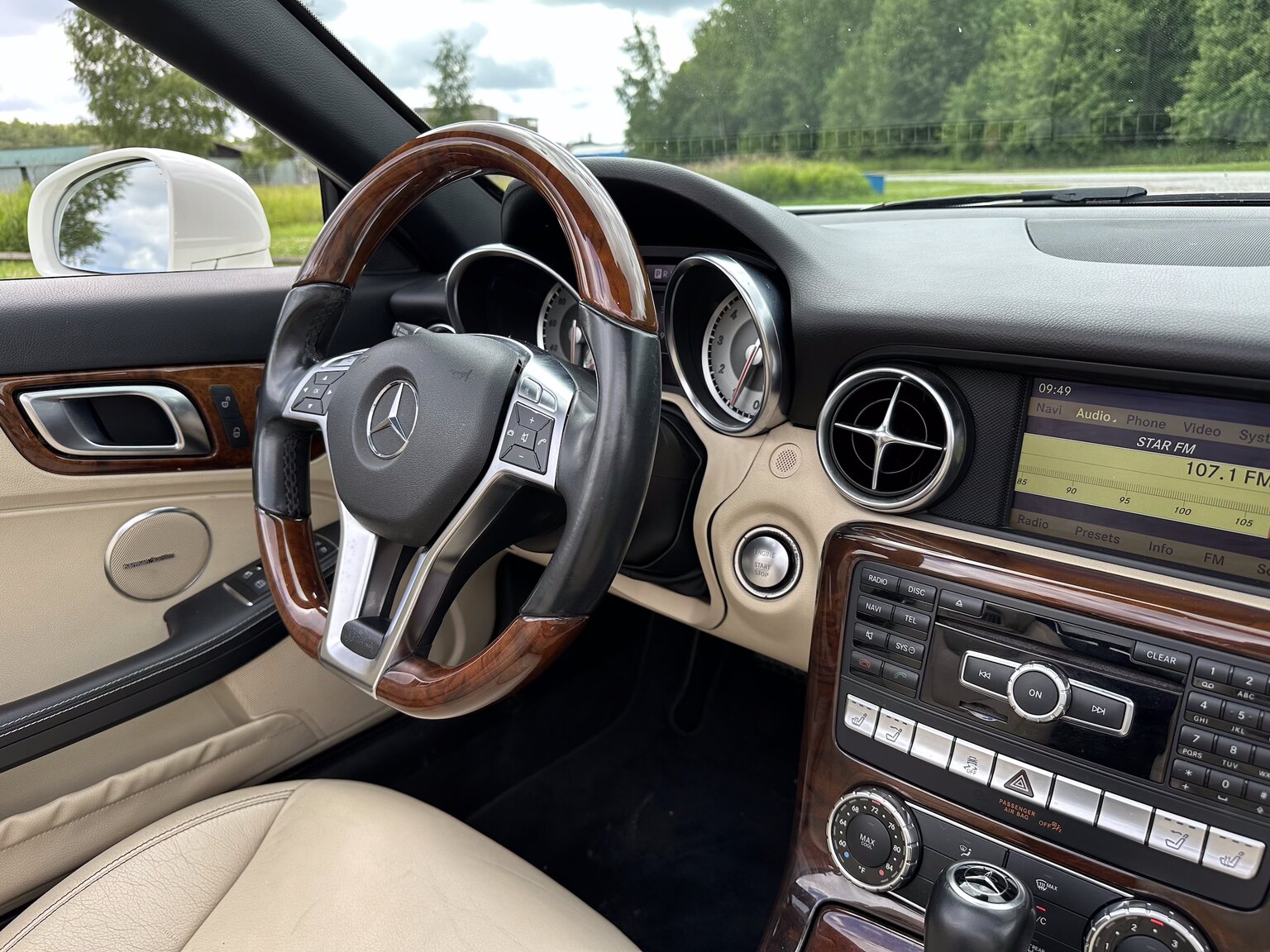 Interior image of 2012 Mercedes-Benz SLK 350