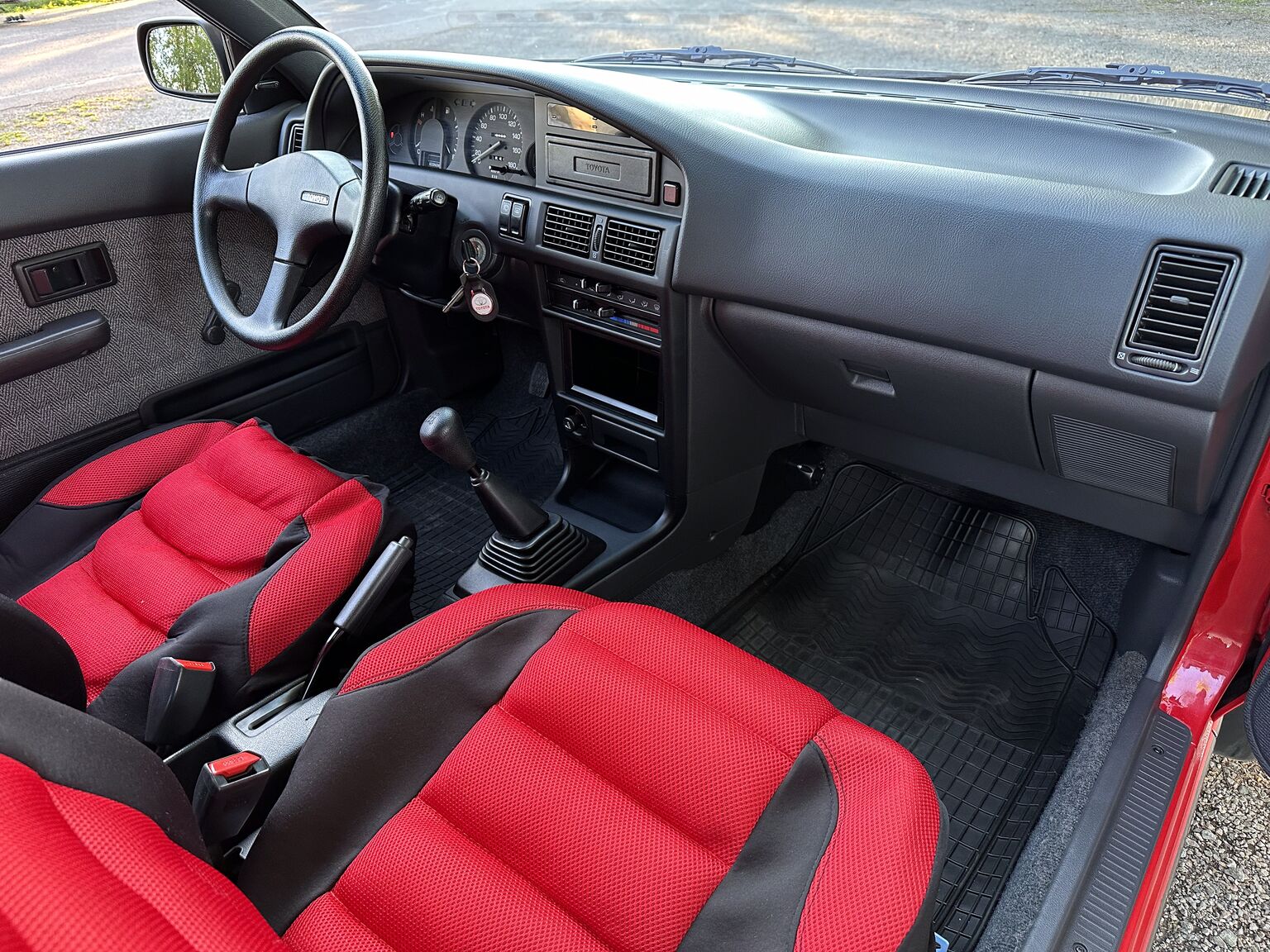Innenraumfoto von 1991 Toyota Corolla 1300 XLI