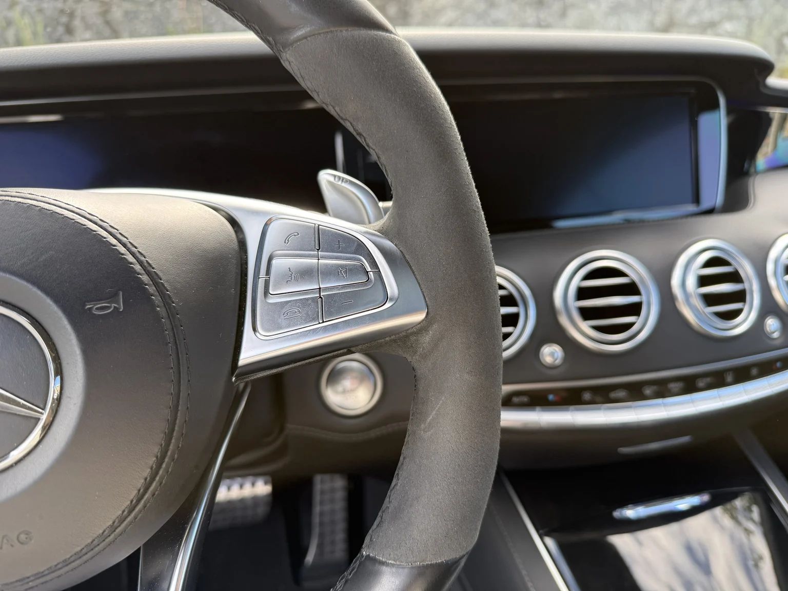 Innenraumfoto von 2016 Mercedes-Benz S 63 AMG 4MATIC (17)