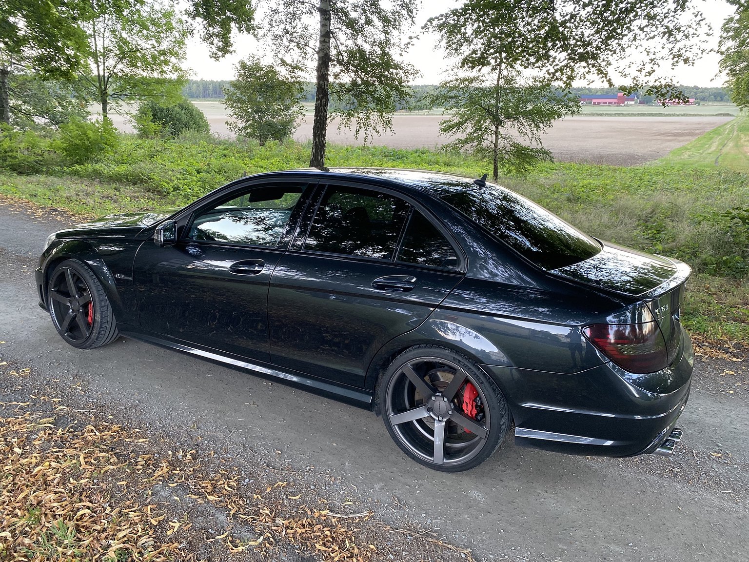 Exteriörbild på 2011 Mercedes-Benz C 63 AMG