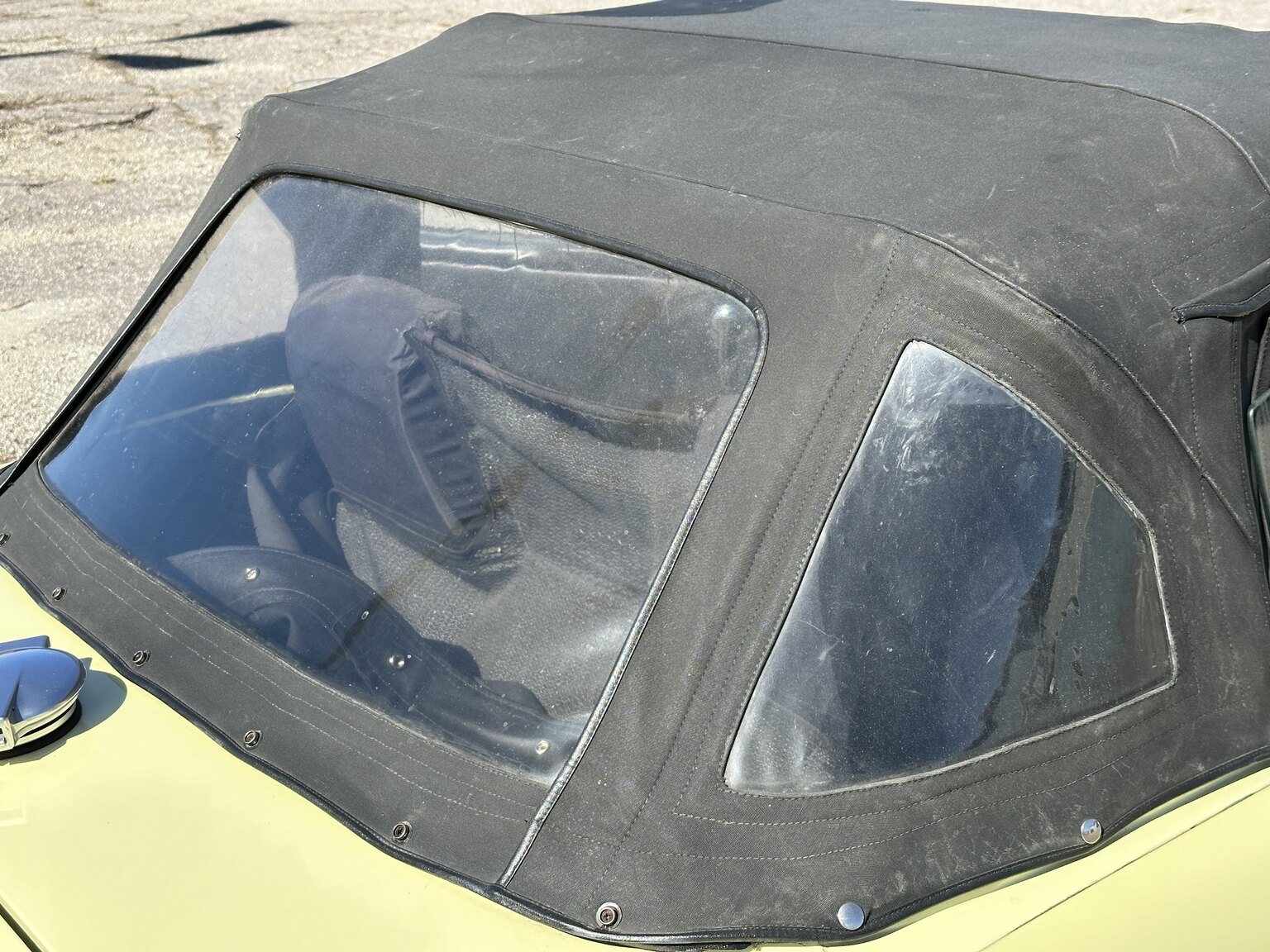 Exterior image of 1971 Triumph TR6 (4)