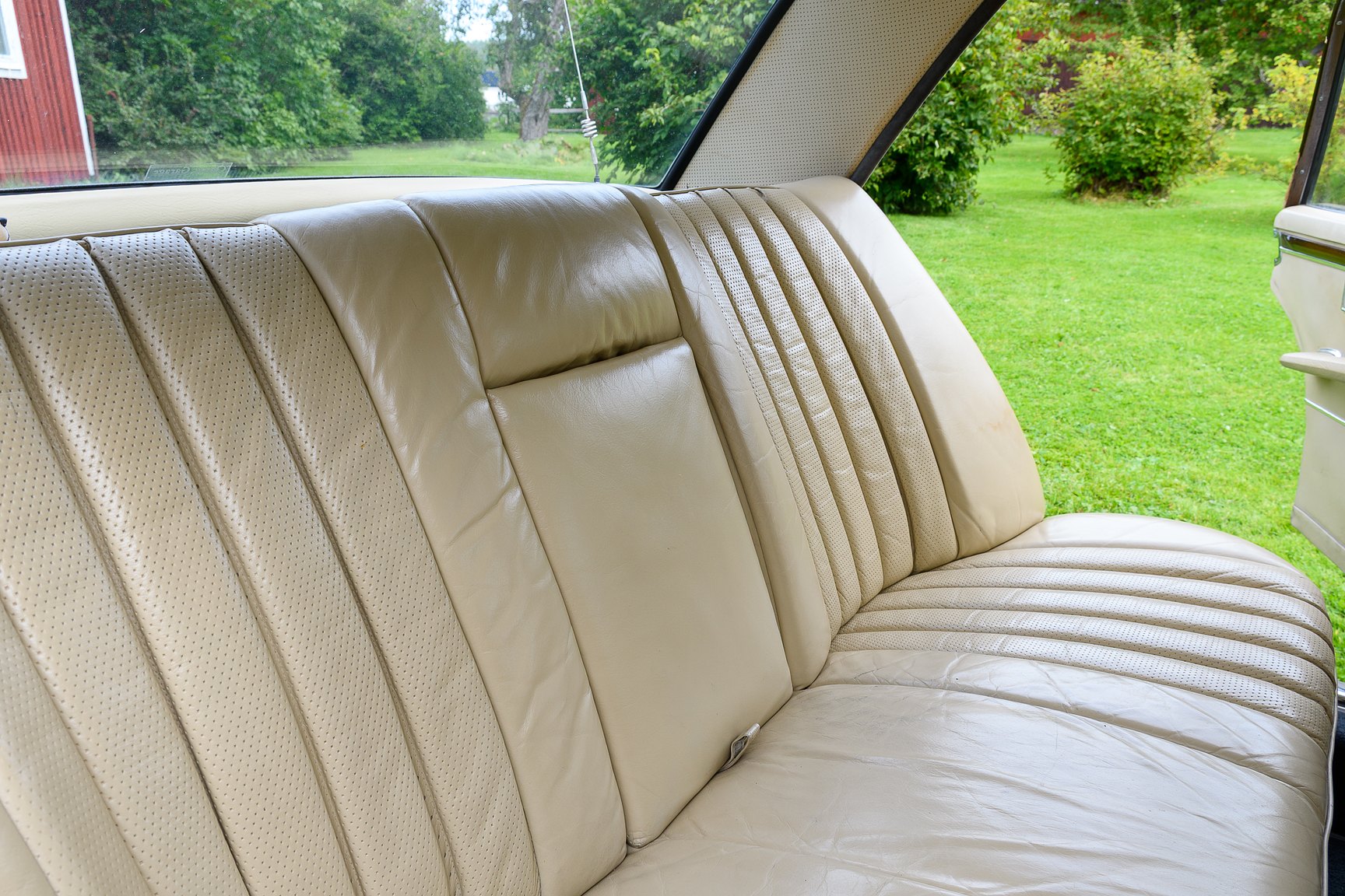 Interior image of 1969 Mercedes-Benz 300 SEL