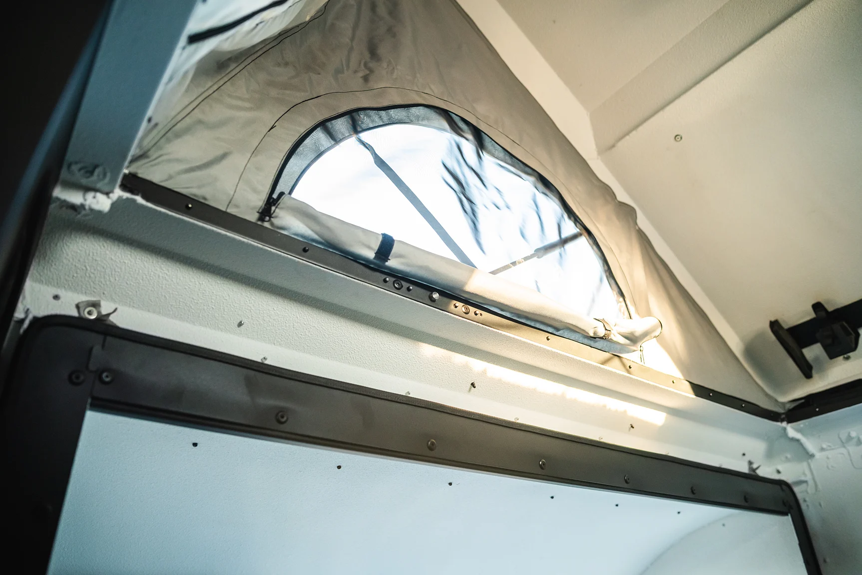 Interior image of 2020 Northea Camper Expedition Volkswagen Amarok (59)