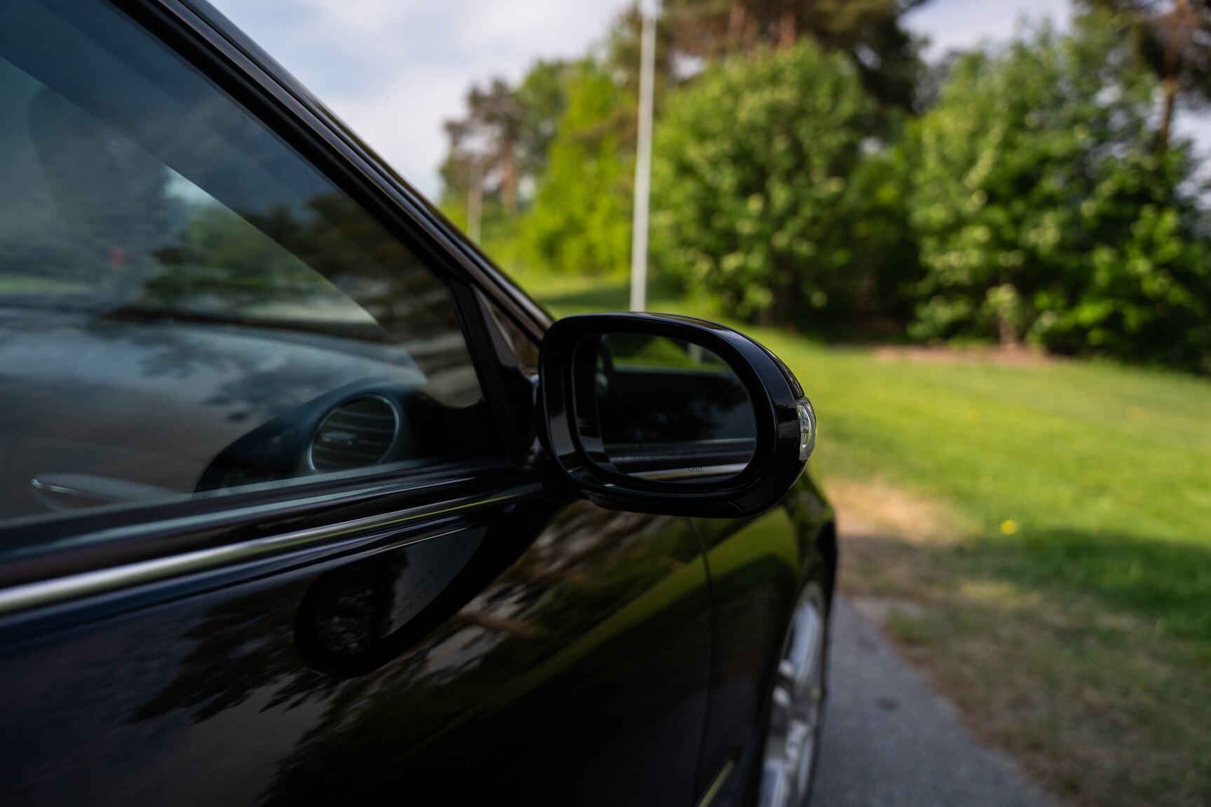 Exterior image of 2009 Mercedes-Benz CLK 550
