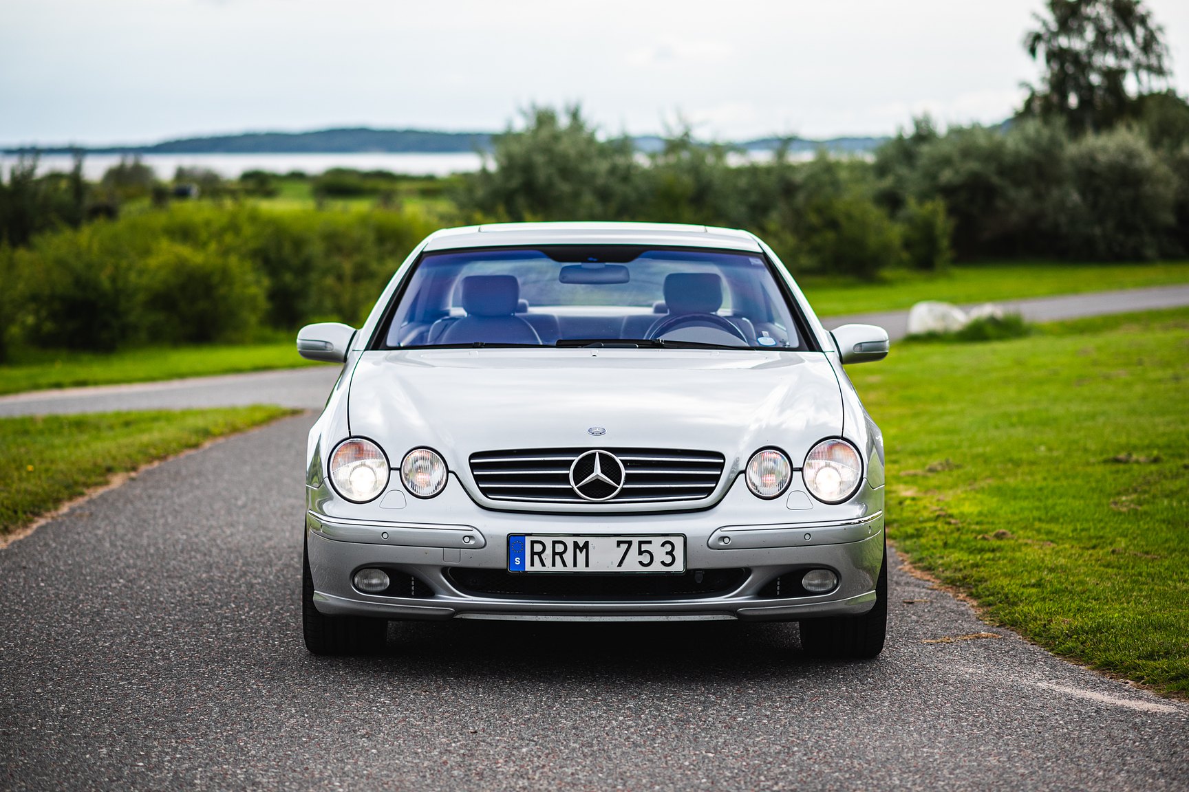 Exterior image of 2000 Mercedes-Benz CL 500