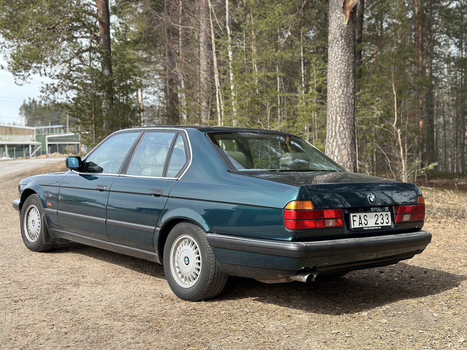 Exterior image of 1992 BMW 740iA