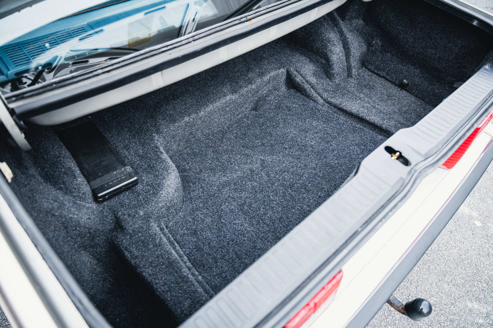 Interiörbild 1988 Volvo 780 Bertone Coupé