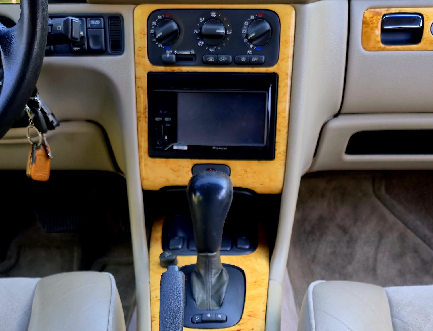 Interior image of 1998 Volvo V70 R 2.3 T Automatisk