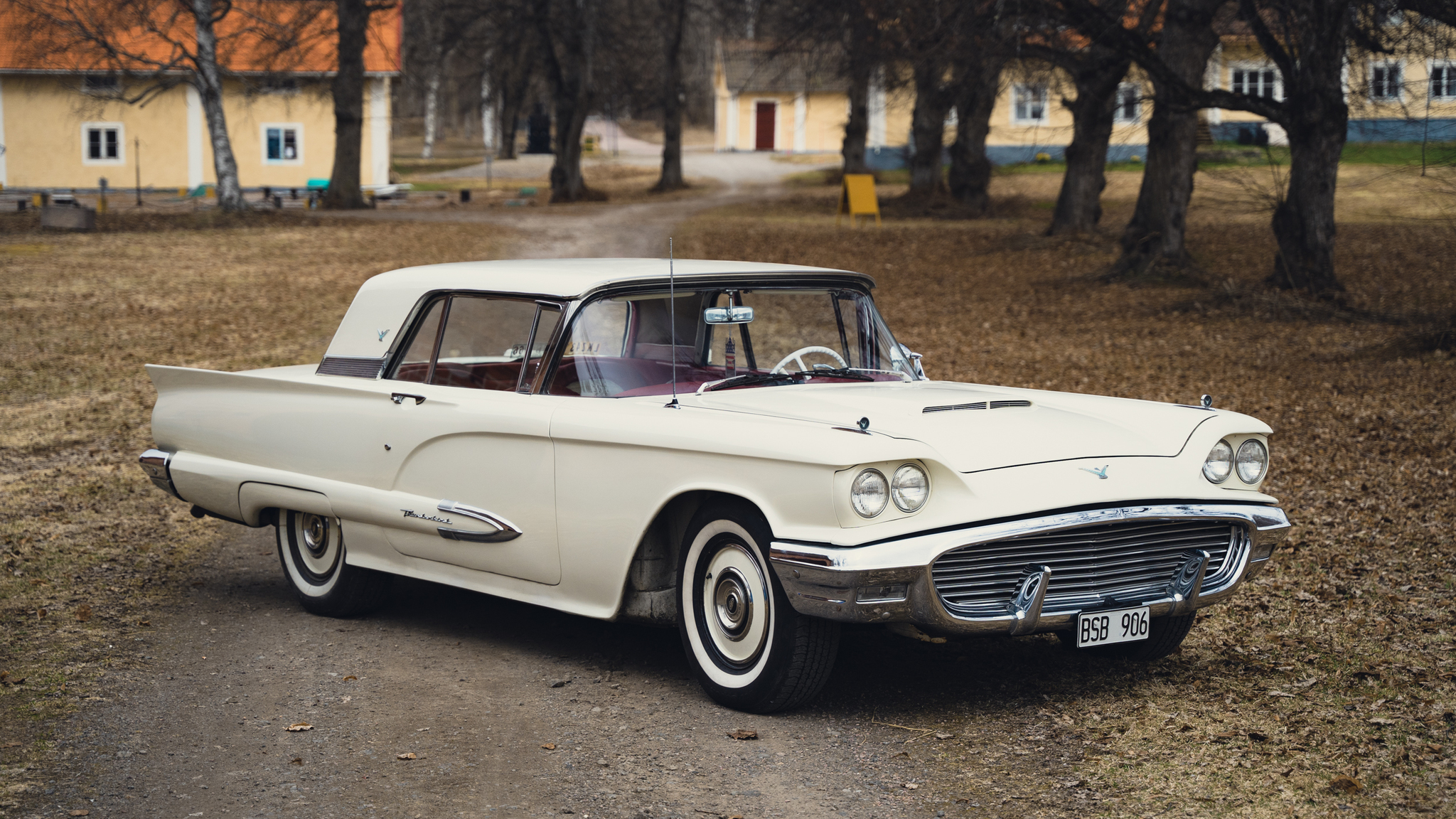 Exteriörbild på 1959 Ford Thunderbird hardtop