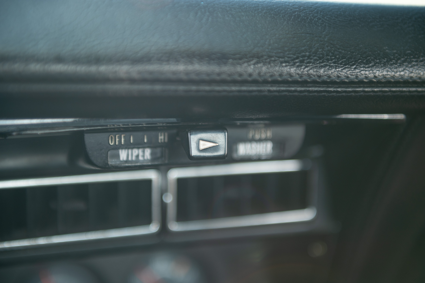 Interiörbild 1973 Corvette C3 Stingray (32)