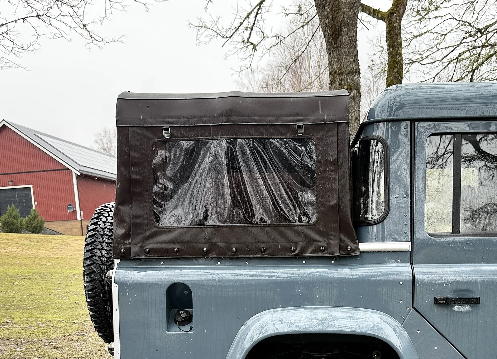 Aussenfoto 2000 Land Rover Defender 110 C (58)